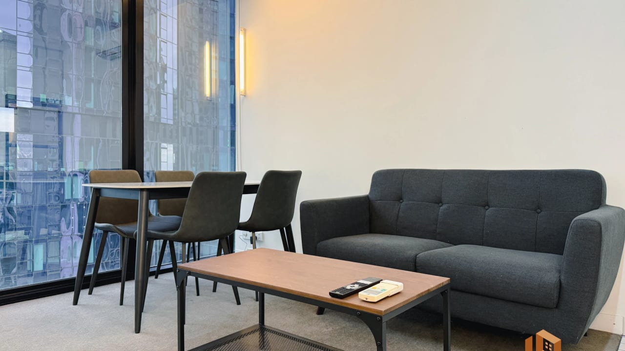 Furnished room in a flatshare