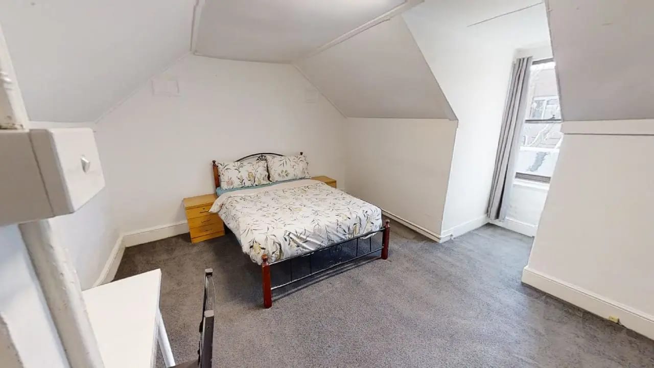 Furnished room in a share house