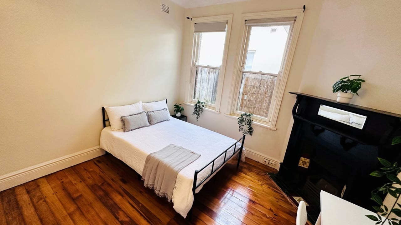Furnished room in a share house