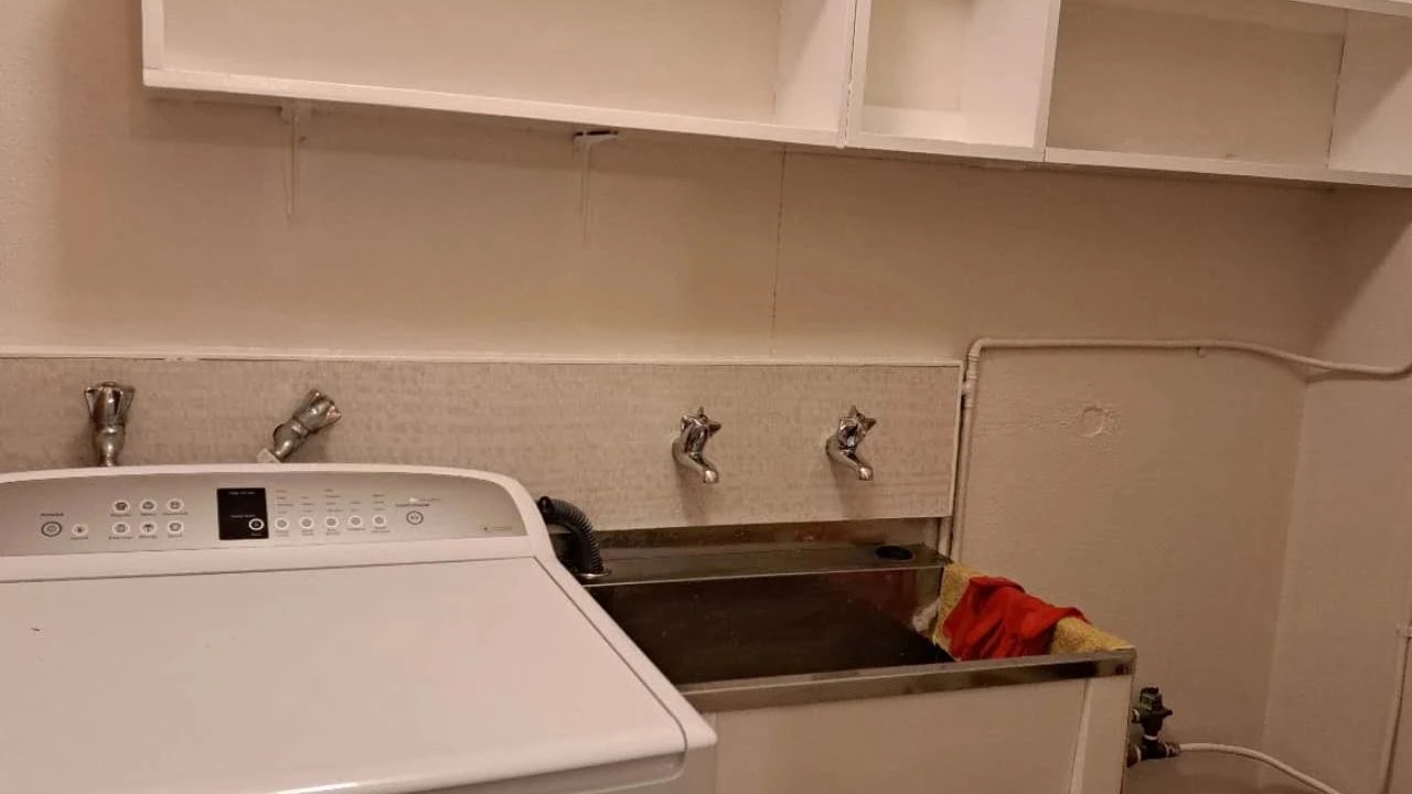 Whole property with 4 rooms for rent