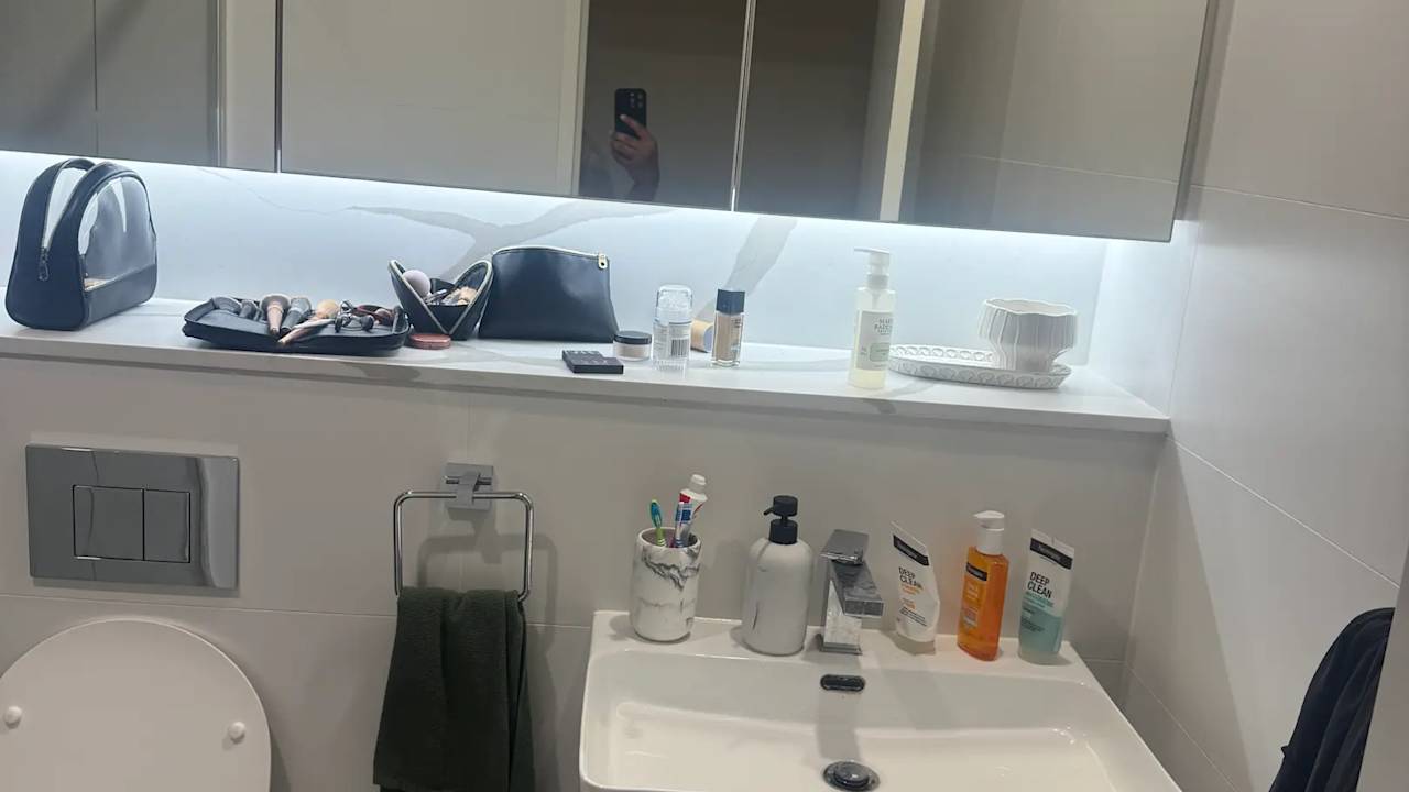 Unfurnished room with own bathroom