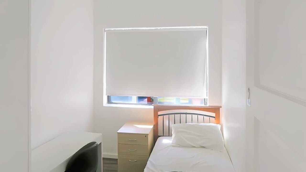 Furnished room in a flatshare