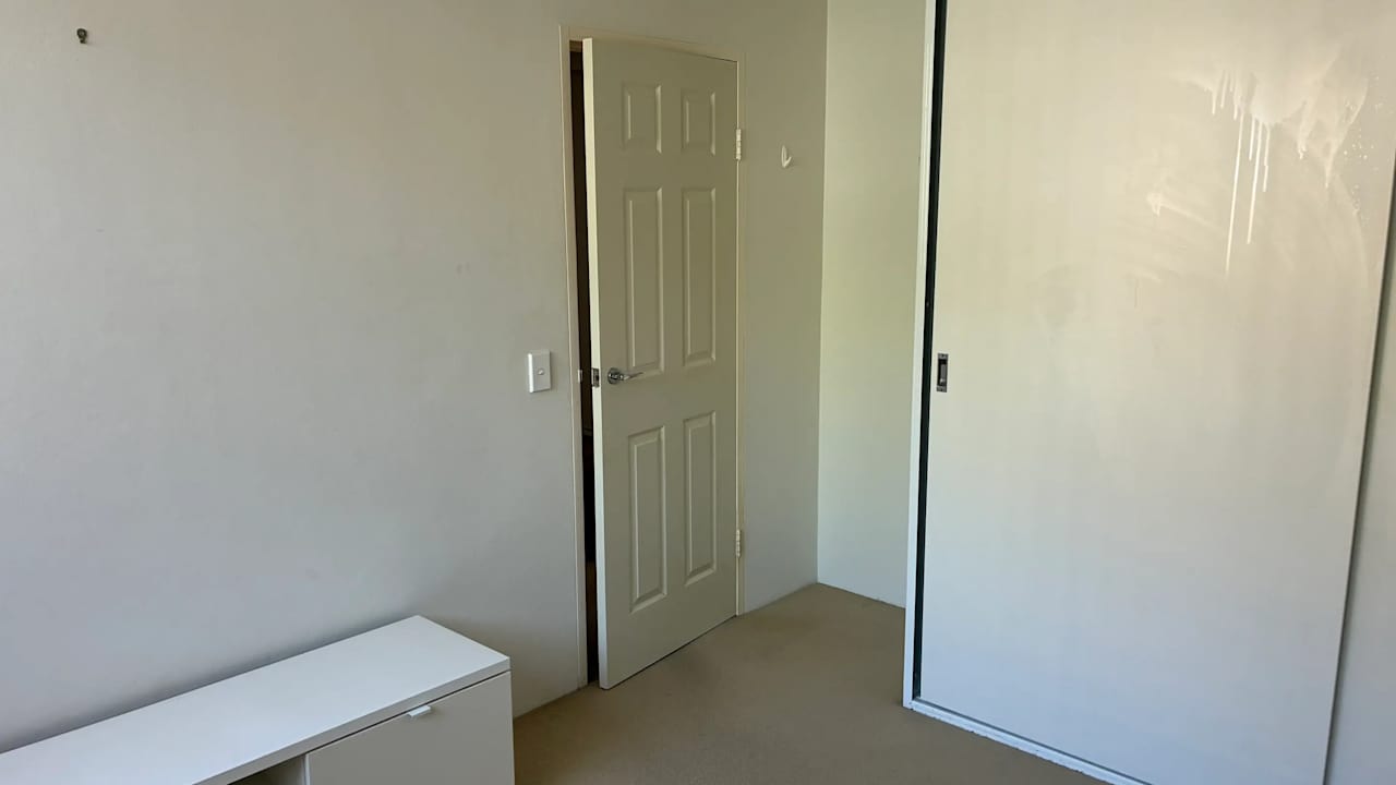 Unfurnished room in a flatshare