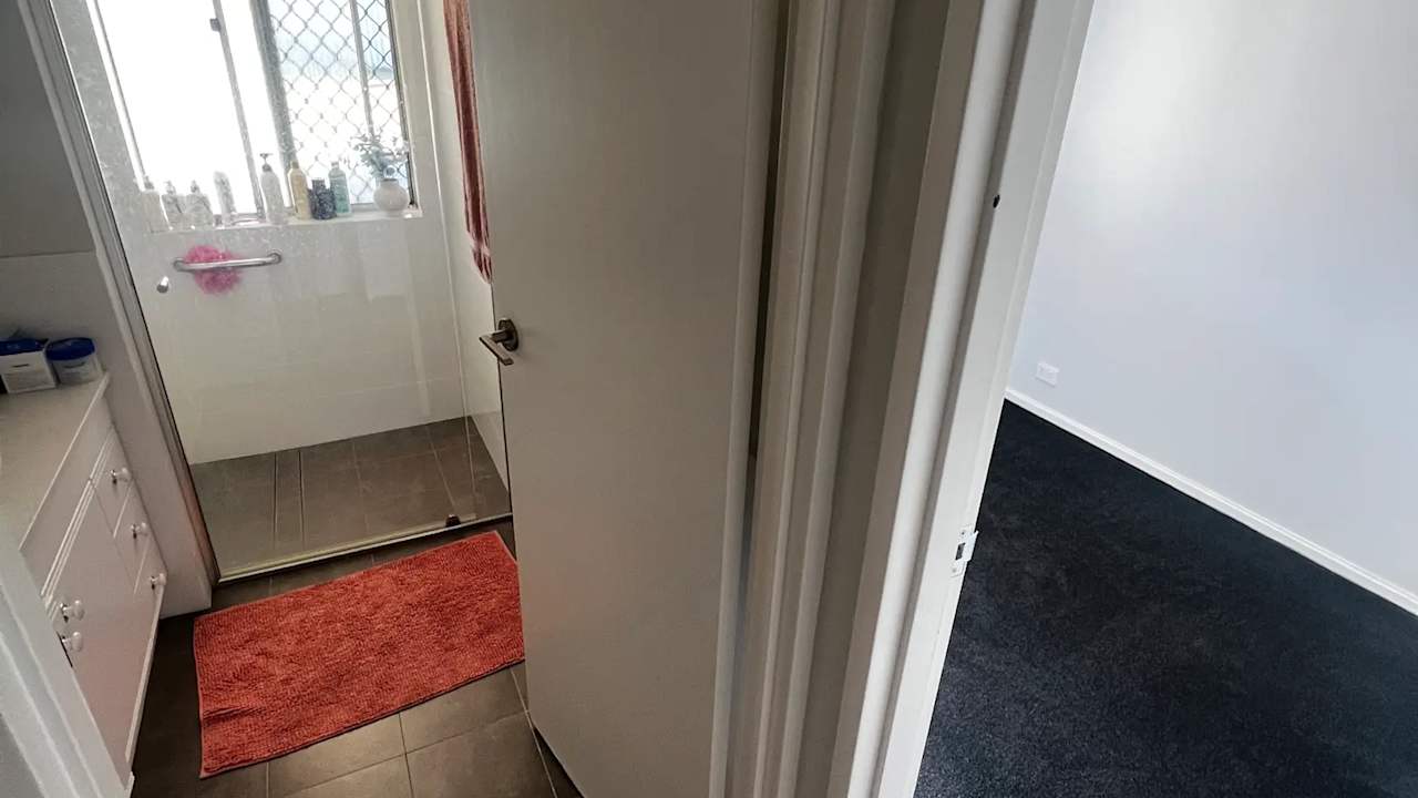 Room in a share house
