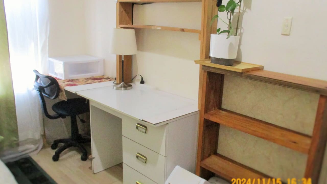 Furnished room in a flatshare