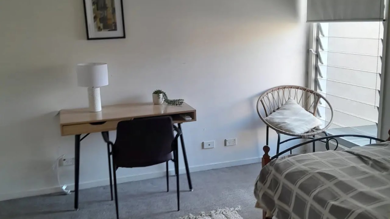 Room in a share house
