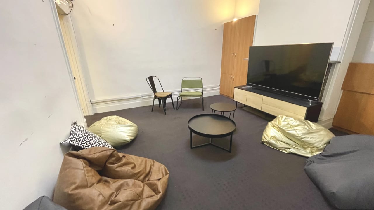 Furnished room in a share house