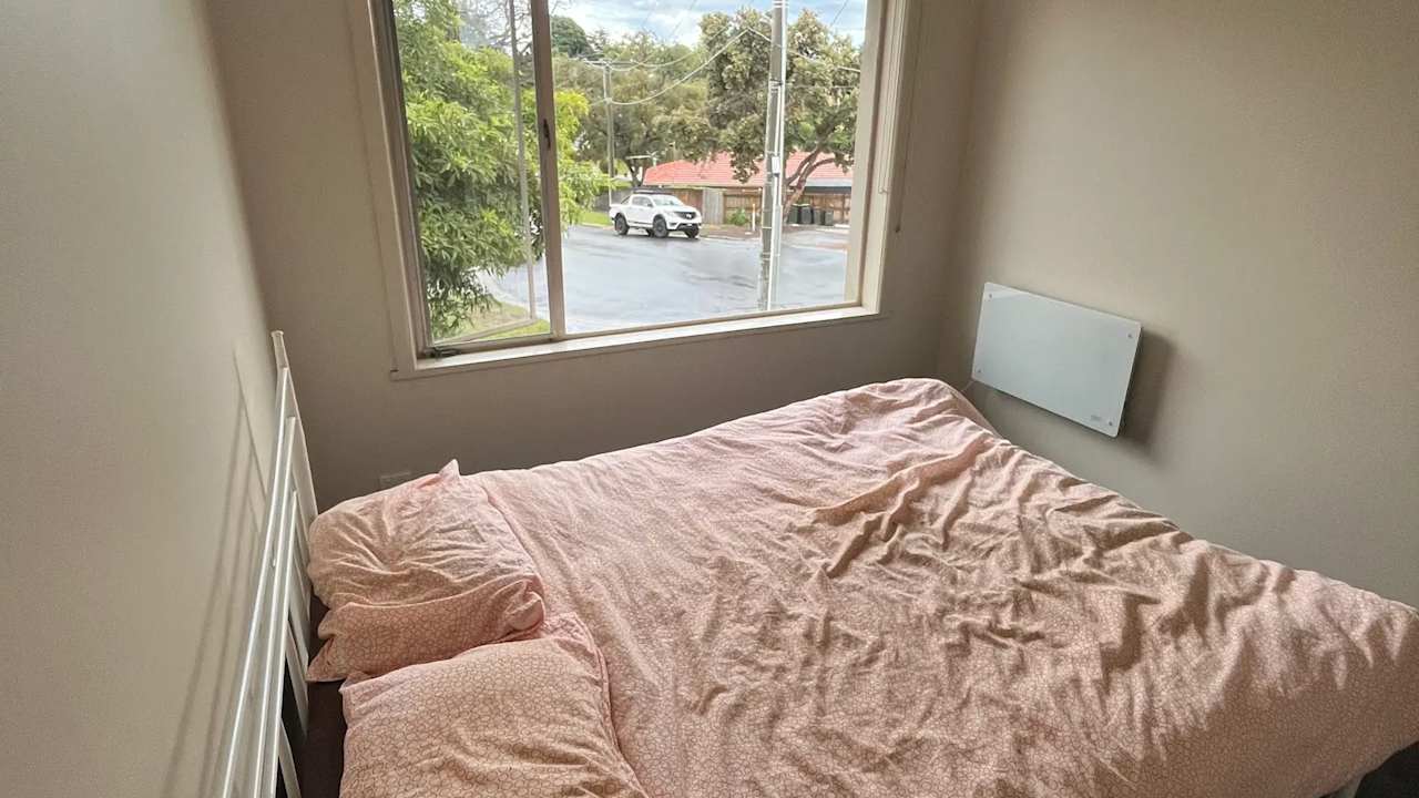 Room in a share house