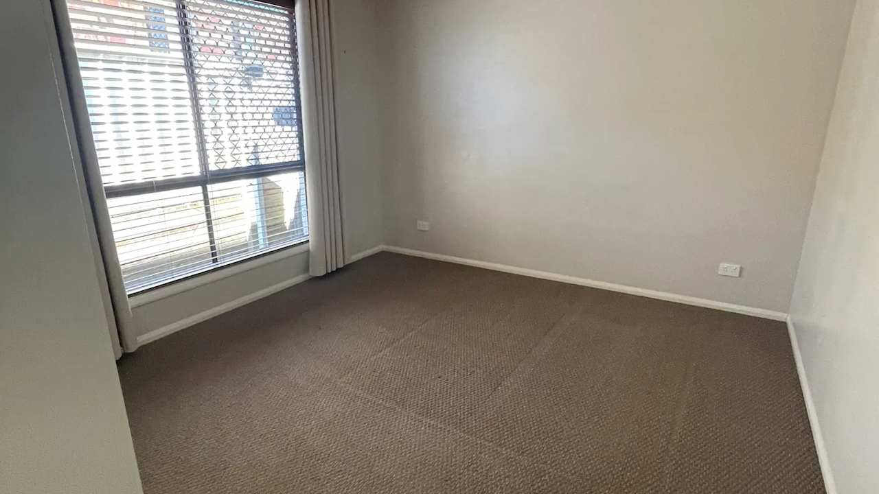 Unfurnished room with ensuite in a flatshare