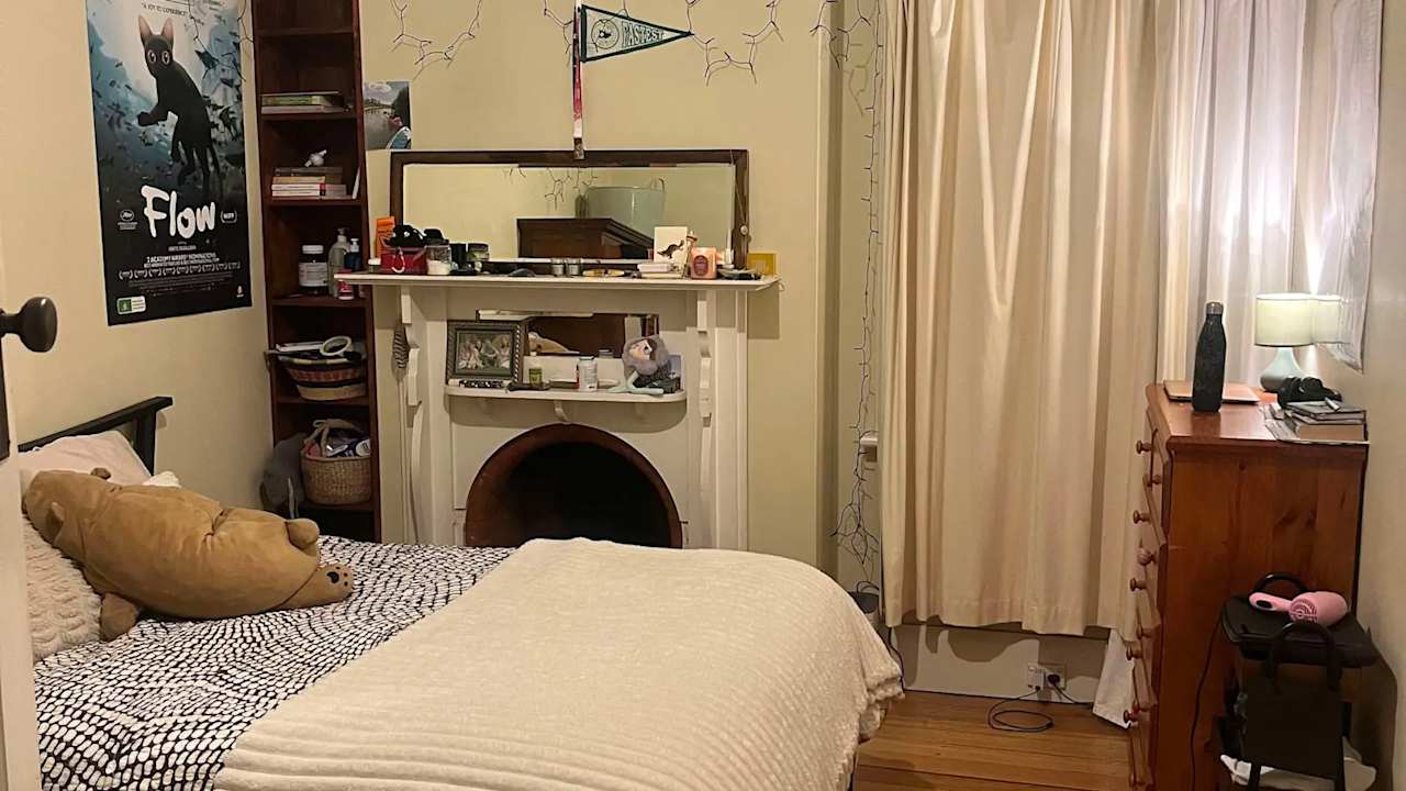 Room in a share house