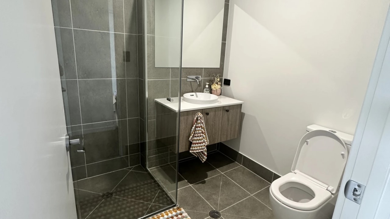 Unfurnished room with own bathroom
