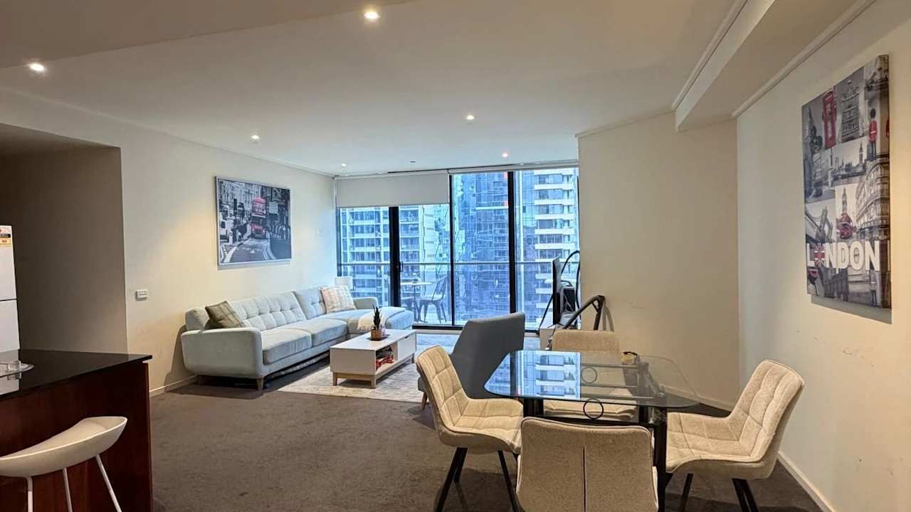 Furnished room in a flatshare