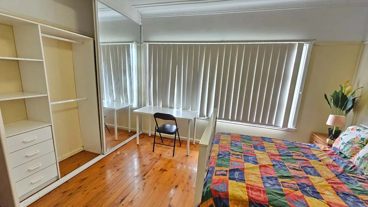 Furnished room in a share house