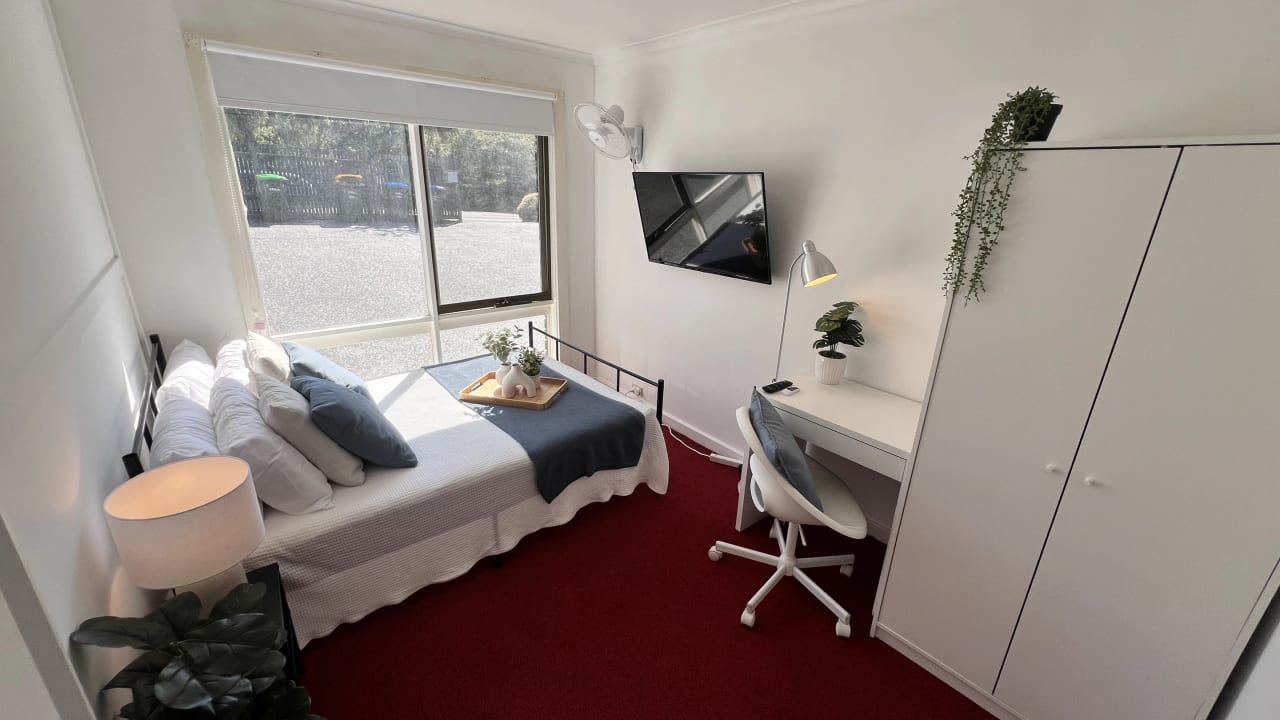 Furnished room in a share house