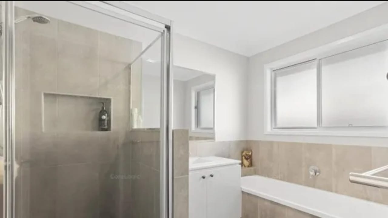 Unfurnished room in a share house