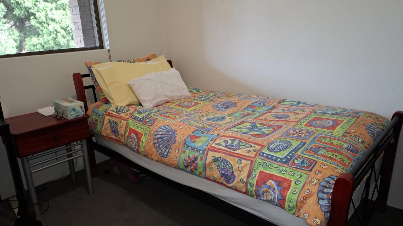 Furnished room in a flatshare