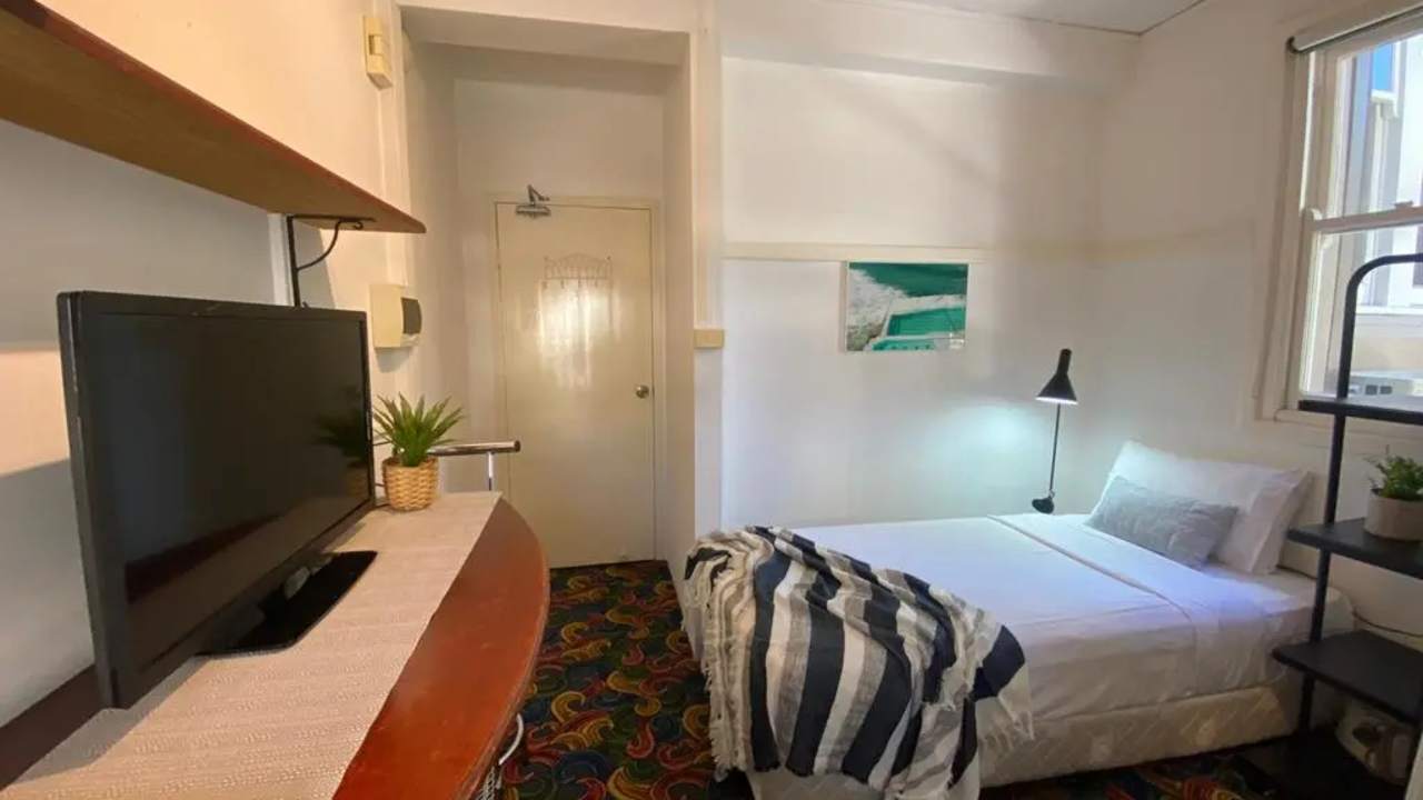 Furnished room studio flat for rent