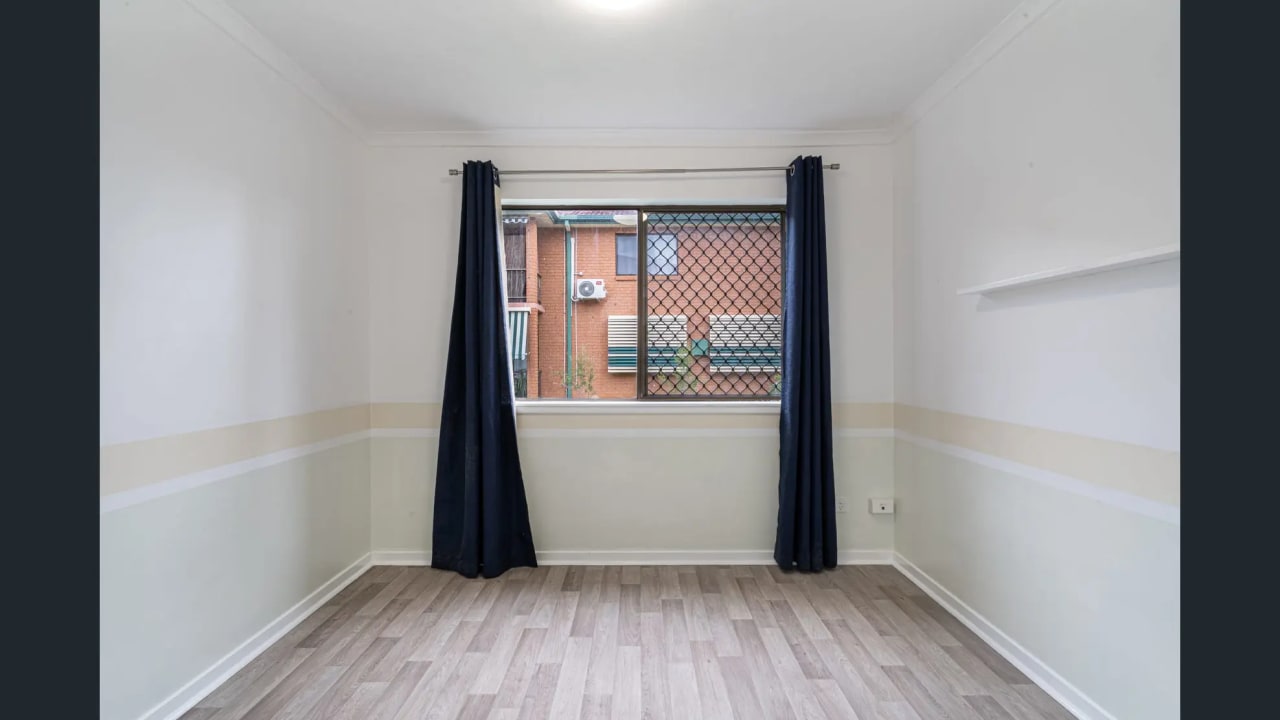 Unfurnished room in a flatshare
