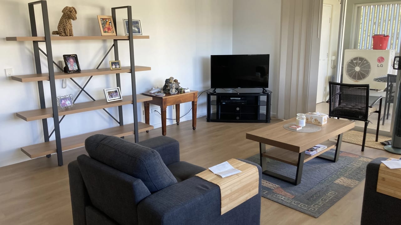 Unfurnished room with ensuite in a flatshare