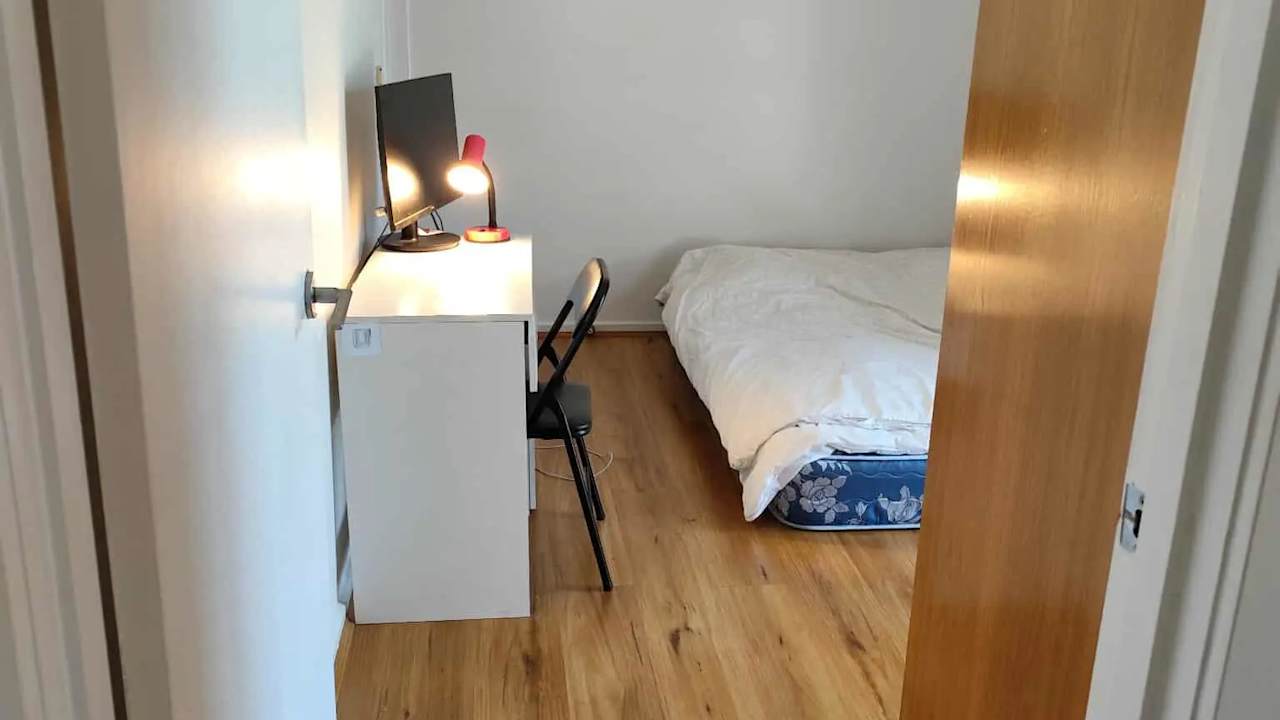 Furnished room with own bathroom