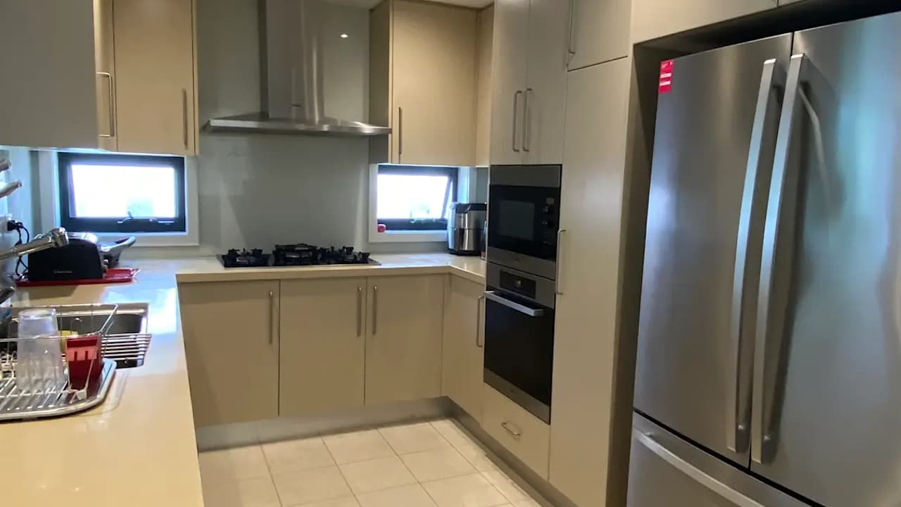 Furnished room with ensuite in a flatshare