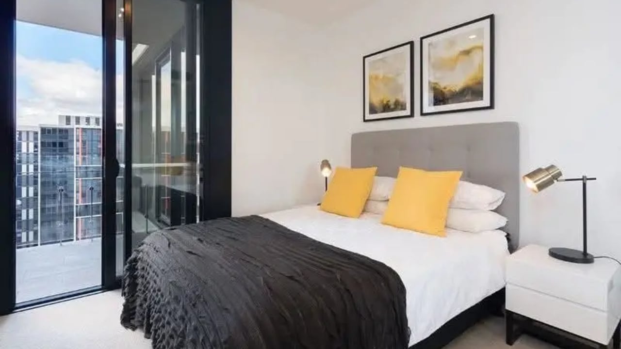 Furnished room with own bathroom