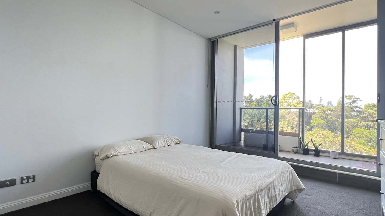 Furnished room with own bathroom