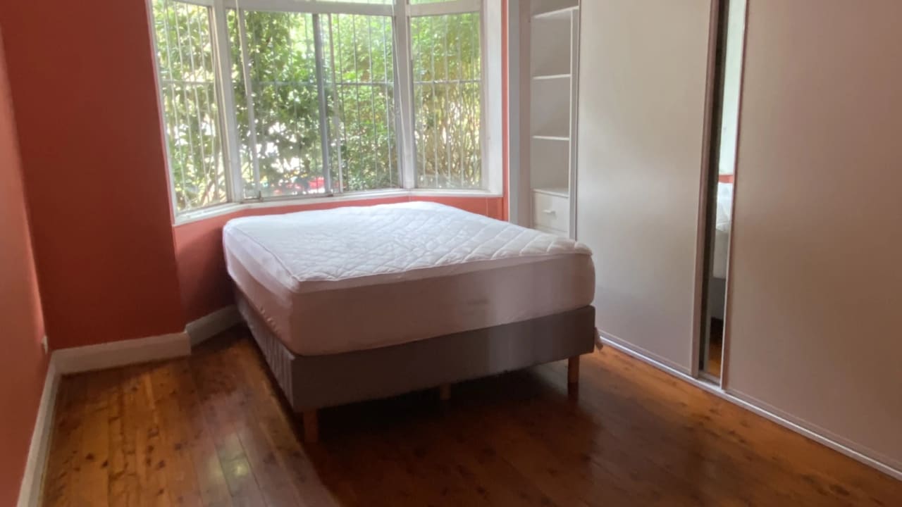 Room in a share house