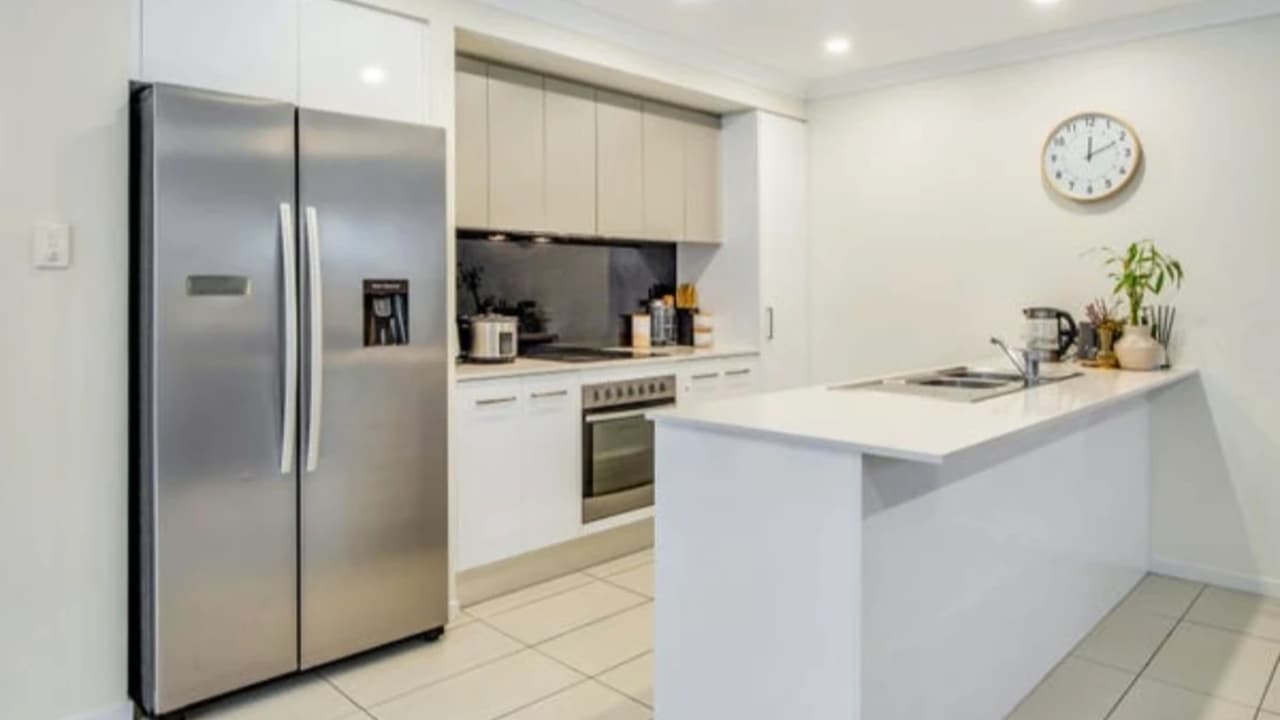 Whole property with 3 rooms for rent