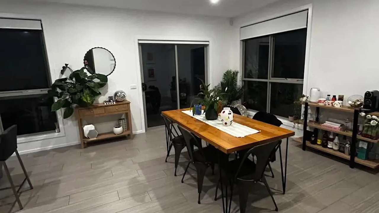 Unfurnished room in a share house