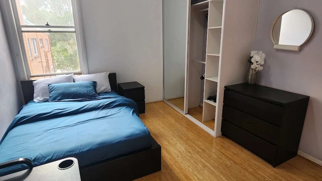 Furnished room in a flatshare