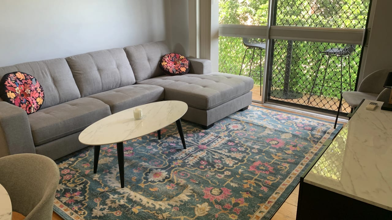 Furnished room in a flatshare