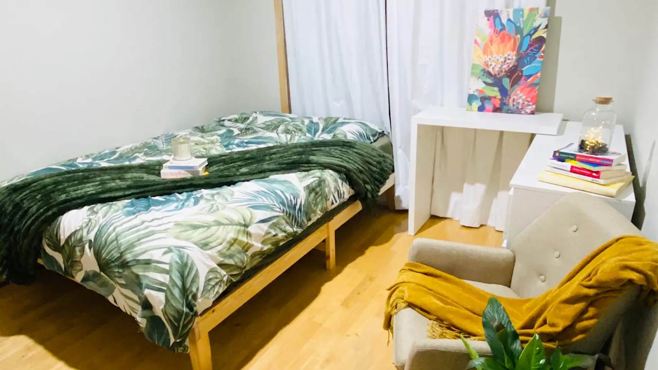Room in a share house
