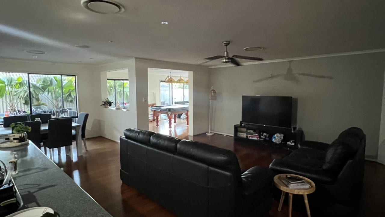 Room in a share house