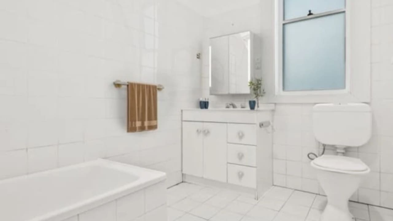 Furnished room in a flatshare