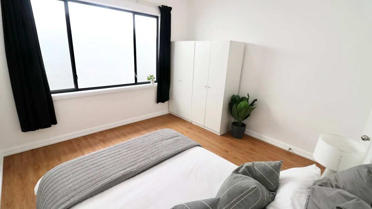 Room in a share house