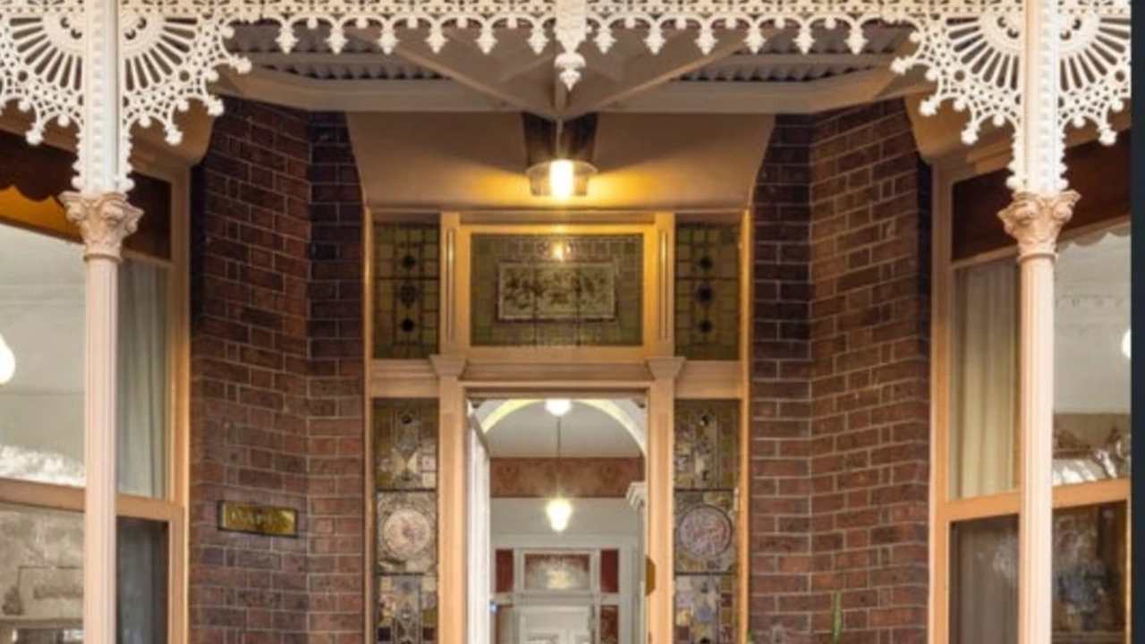 Furnished room with ensuite in a share house