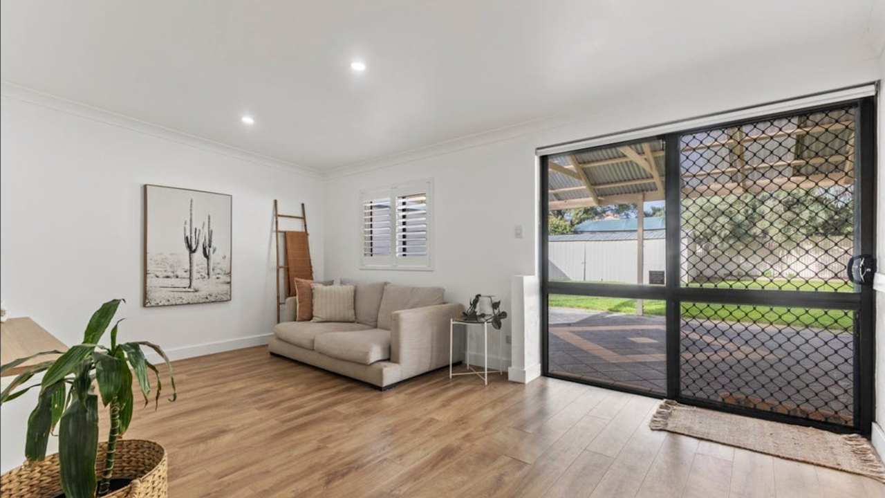 Room in a share house