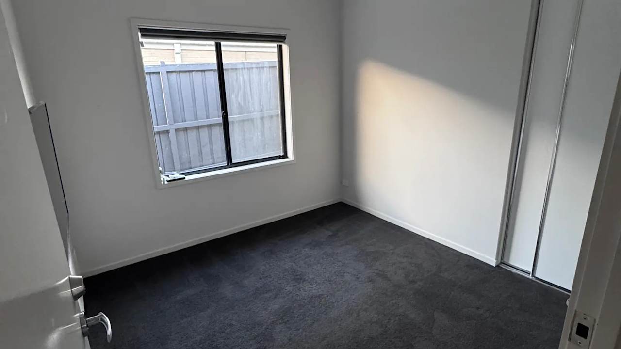 Unfurnished room in a share house