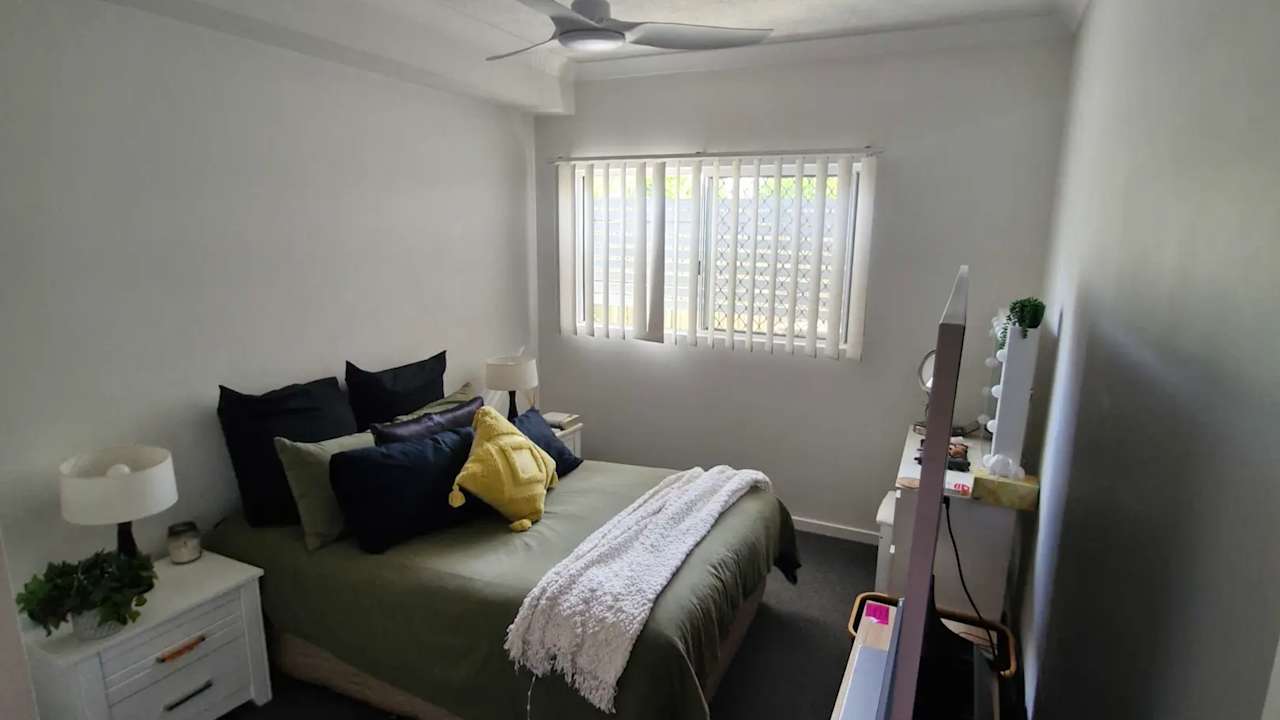 Unfurnished room with own bathroom