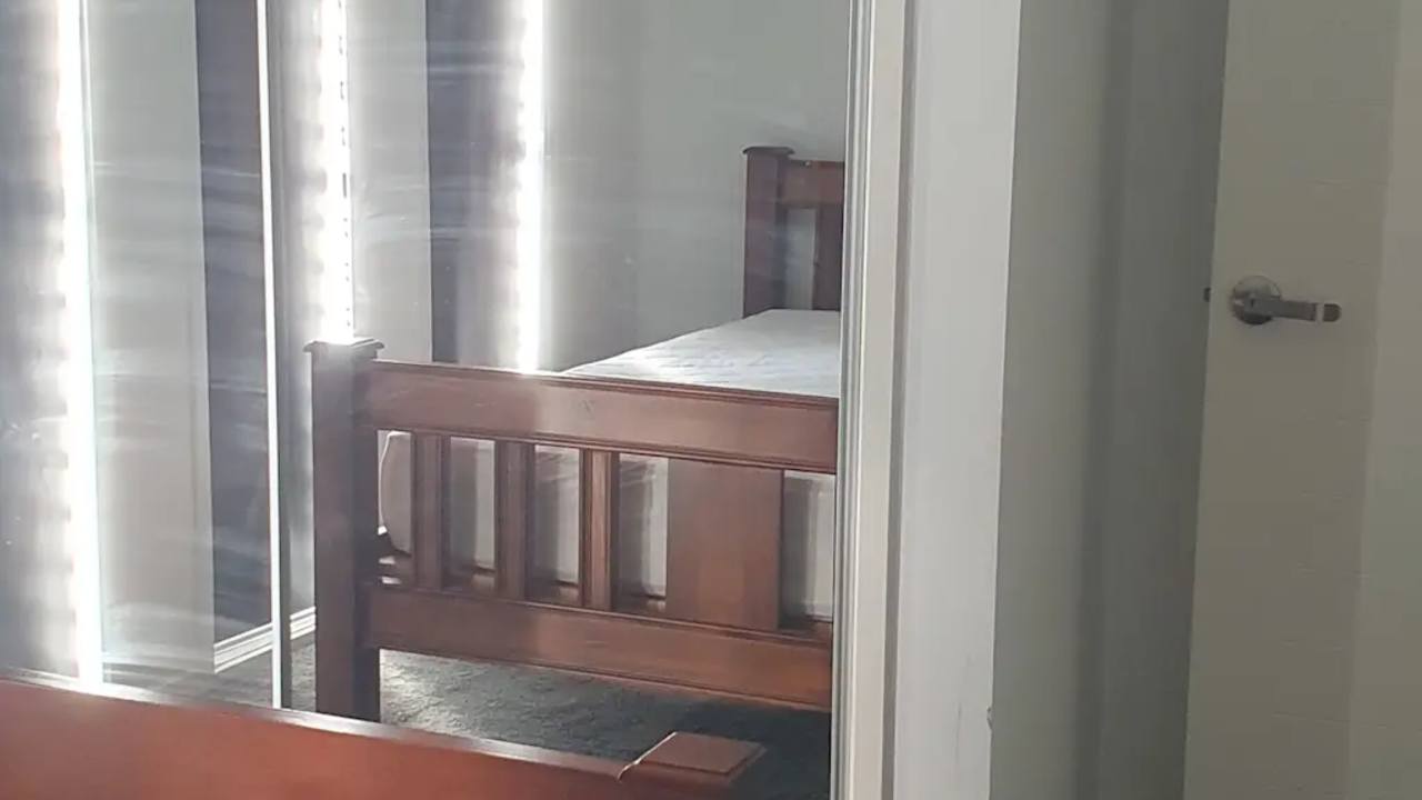 Room in a share house