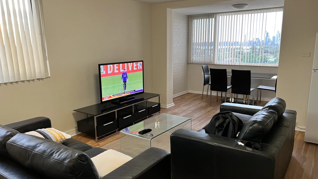 Furnished room in a flatshare