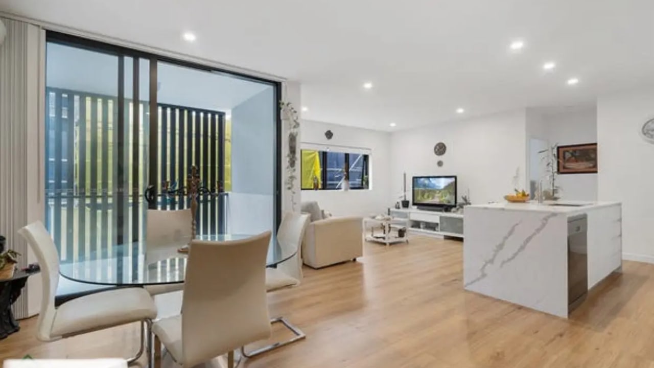 Whole property with 2 rooms for rent