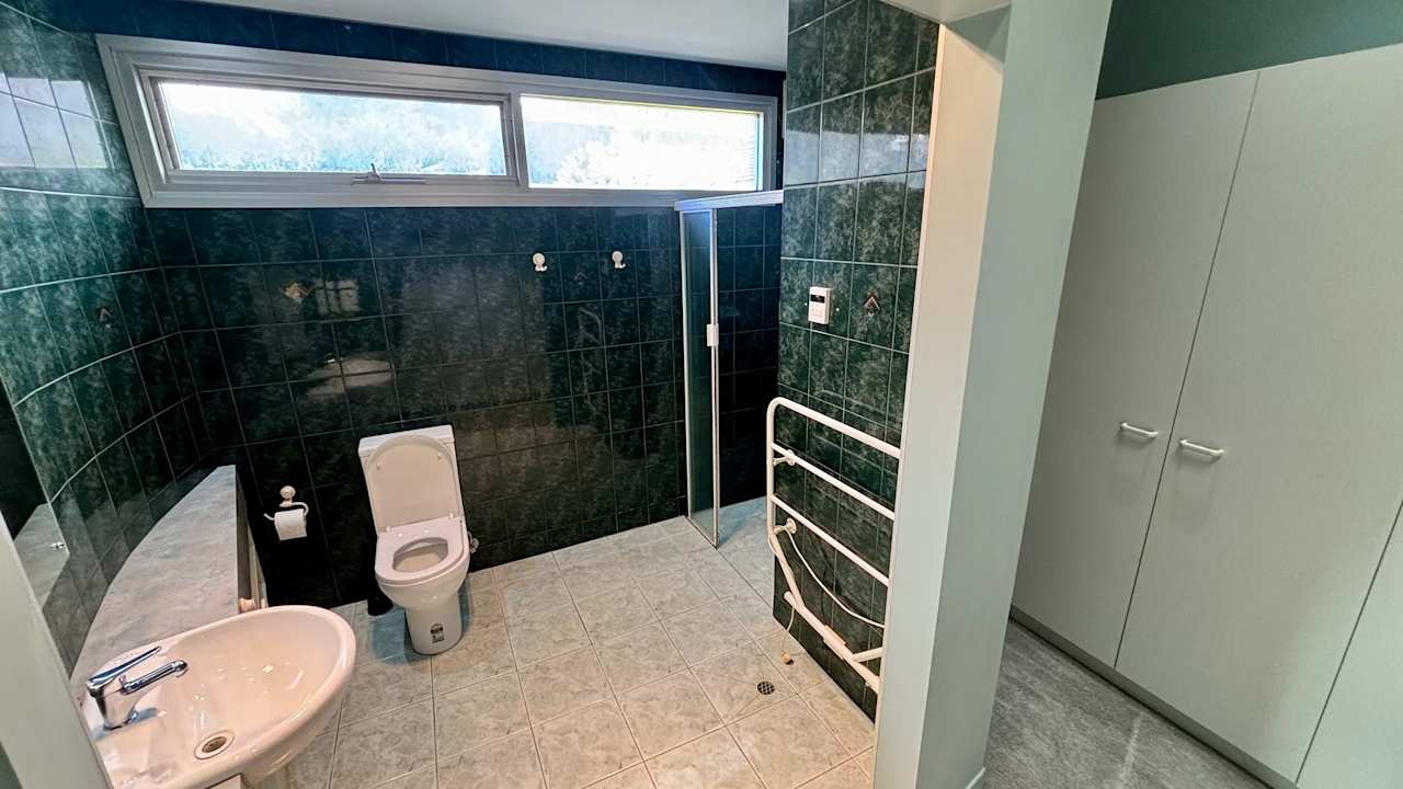 Room in a share house