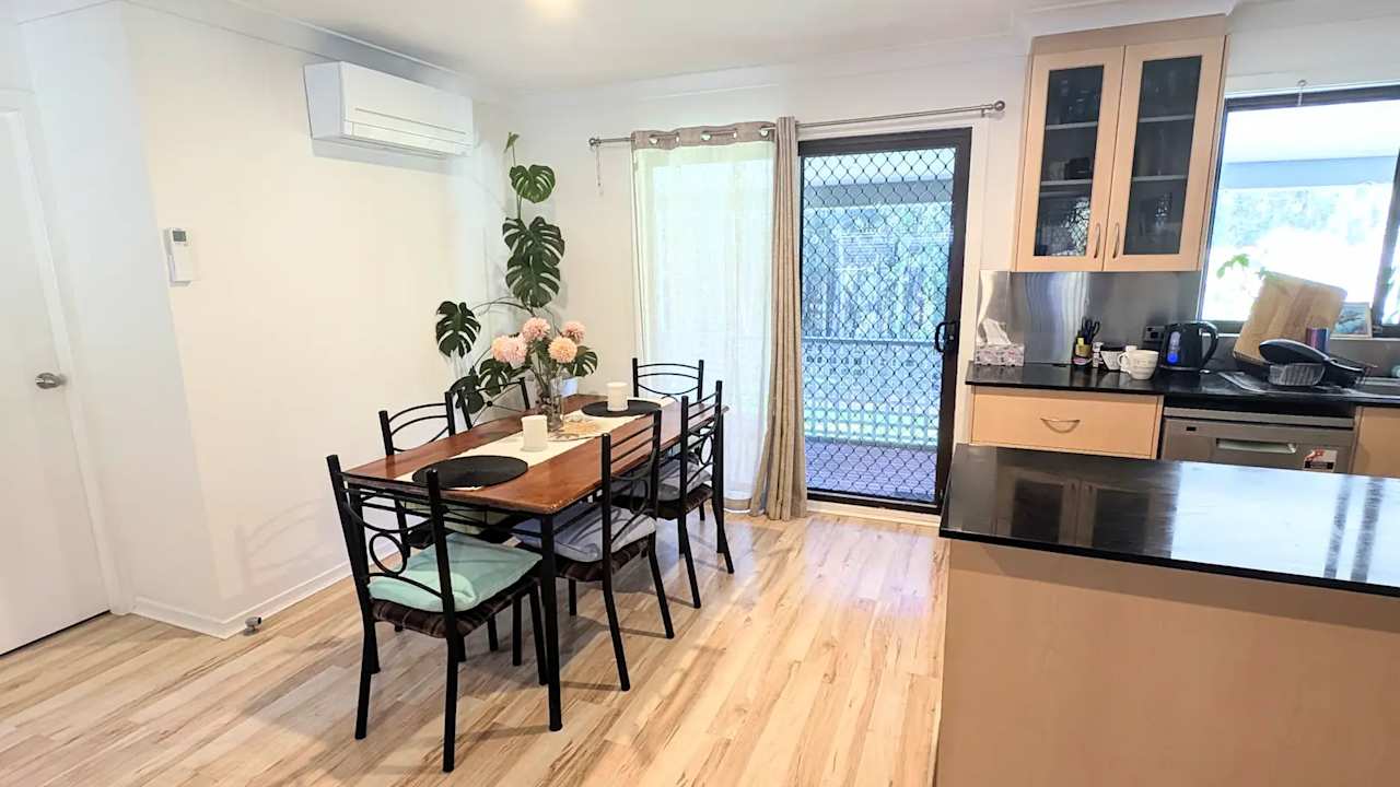 Room in a share house