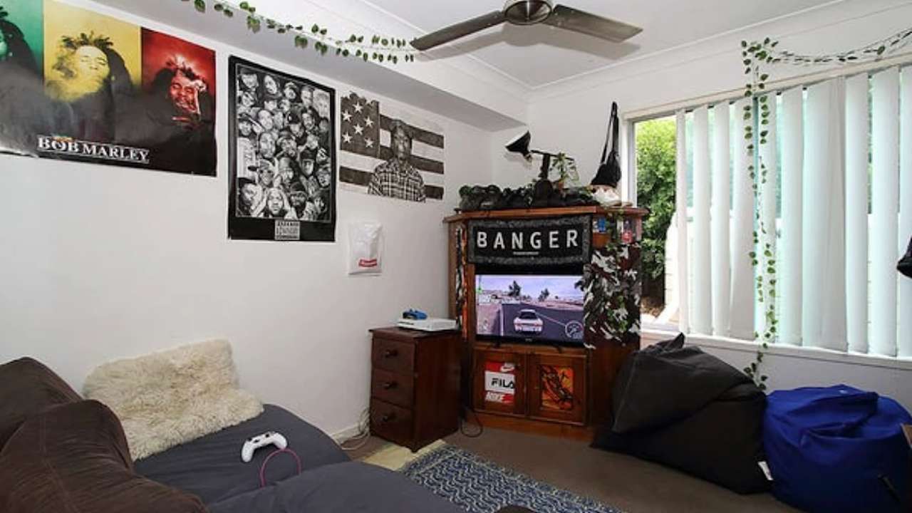 Room in a share house