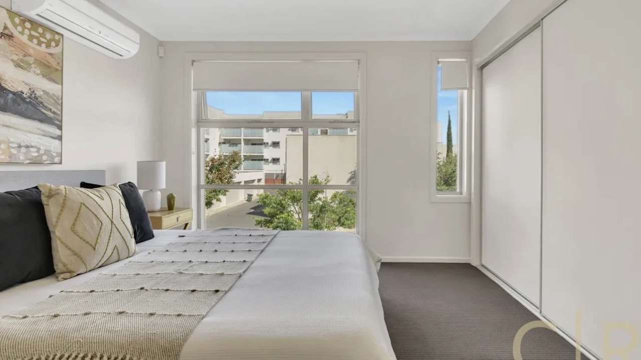 Unfurnished room with own bathroom