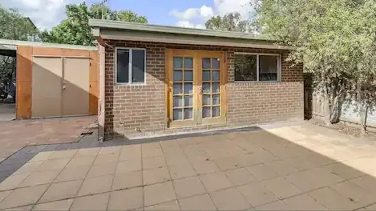 Furnished room studio flat for rent