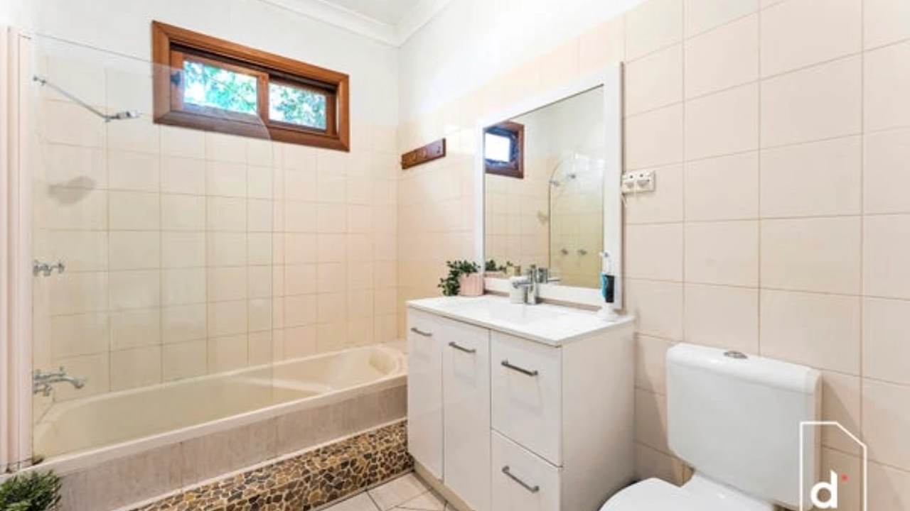 Unfurnished room in a share house
