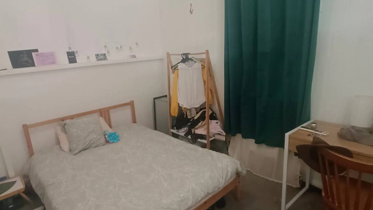 Room in a share house